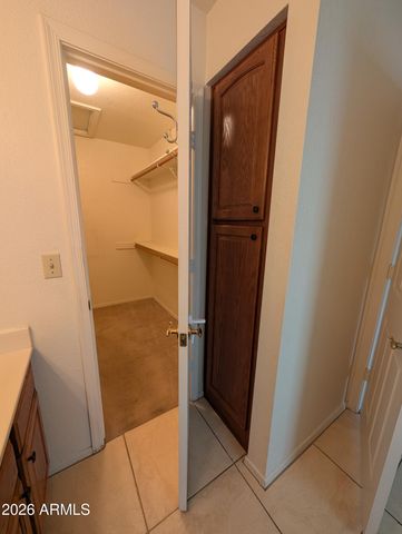 4240 E AMBERWOOD Drive, Phoenix, AZ 85048