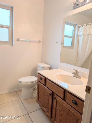 4240 E AMBERWOOD Drive, Phoenix, AZ 85048