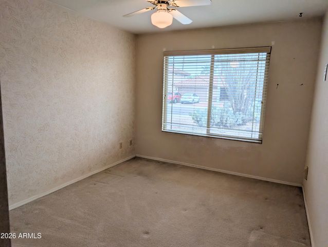 4240 E AMBERWOOD Drive, Phoenix, AZ 85048