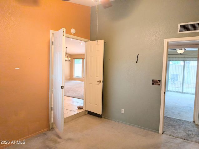 4240 E AMBERWOOD Drive, Phoenix, AZ 85048