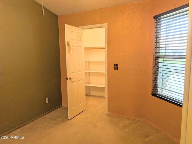 4240 E AMBERWOOD Drive, Phoenix, AZ 85048