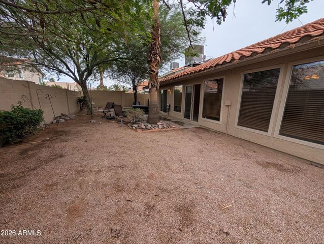 4240 E AMBERWOOD Drive, Phoenix, AZ 85048