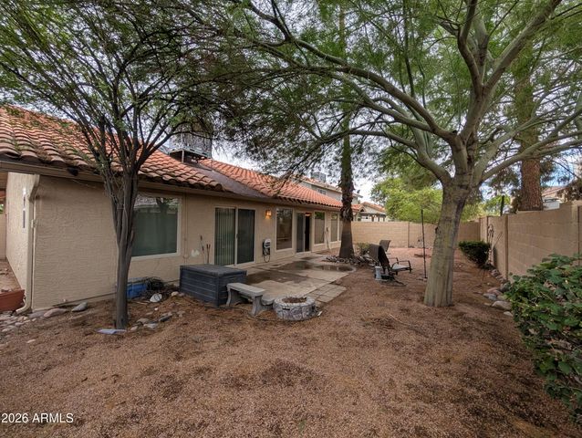 4240 E AMBERWOOD Drive, Phoenix, AZ 85048
