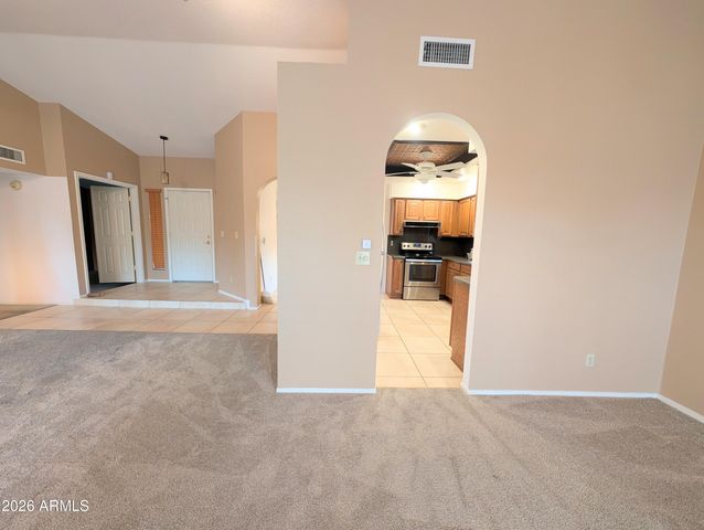 4240 E AMBERWOOD Drive, Phoenix, AZ 85048
