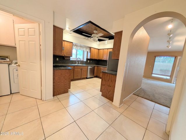 4240 E AMBERWOOD Drive, Phoenix, AZ 85048