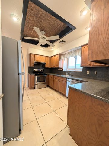 4240 E AMBERWOOD Drive, Phoenix, AZ 85048