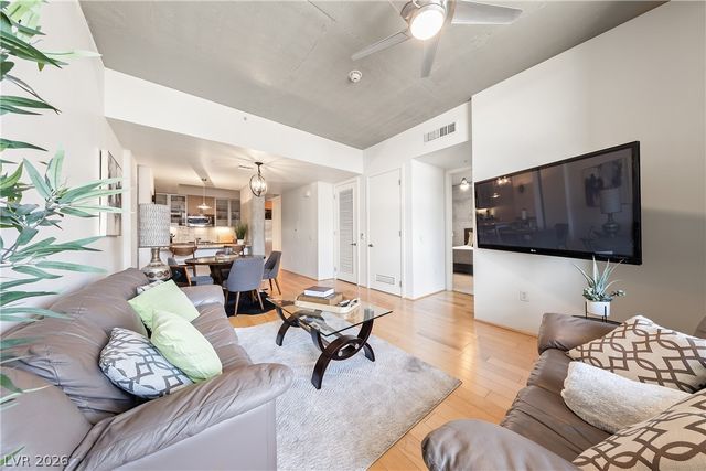 353 East Bonneville Avenue 573, Las Vegas, NV 89101