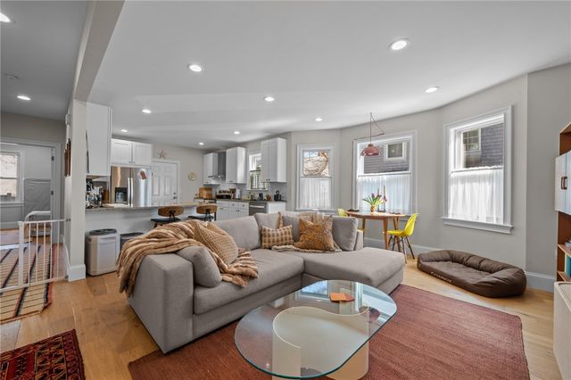 12 University Avenue, Providence, RI 02906