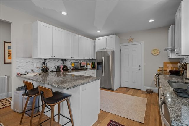 12 University Avenue, Providence, RI 02906