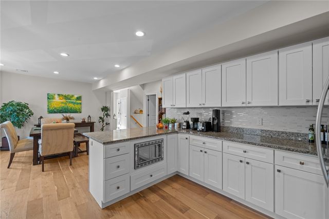 12 University Avenue, Providence, RI 02906