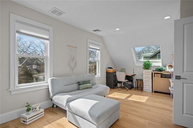 12 University Avenue, Providence, RI 02906