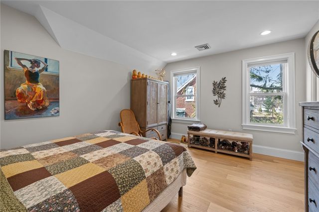 12 University Avenue, Providence, RI 02906