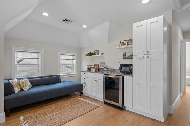 12 University Avenue, Providence, RI 02906