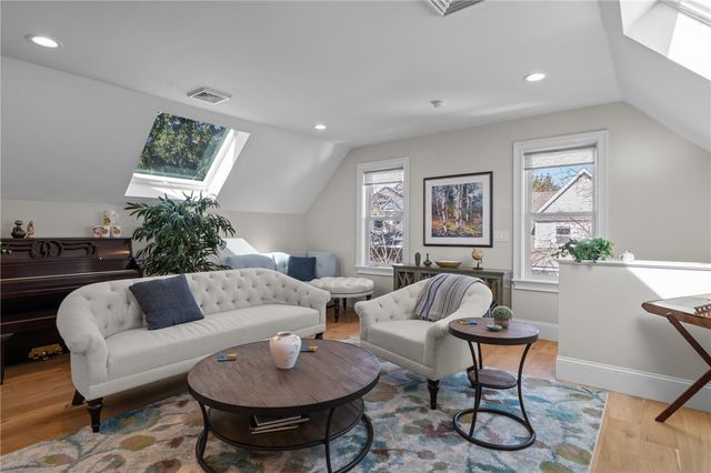 12 University Avenue, Providence, RI 02906