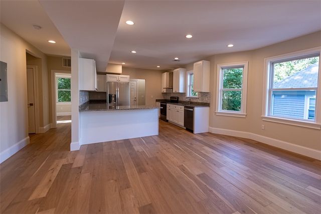 12 University Avenue, Providence, RI 02906