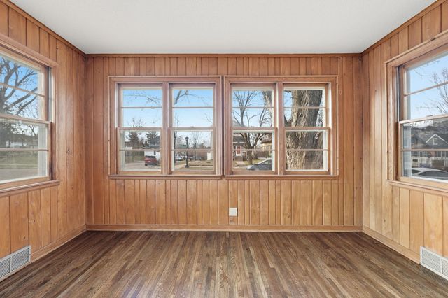 1655 Ross Avenue, Saint Paul, MN 55106