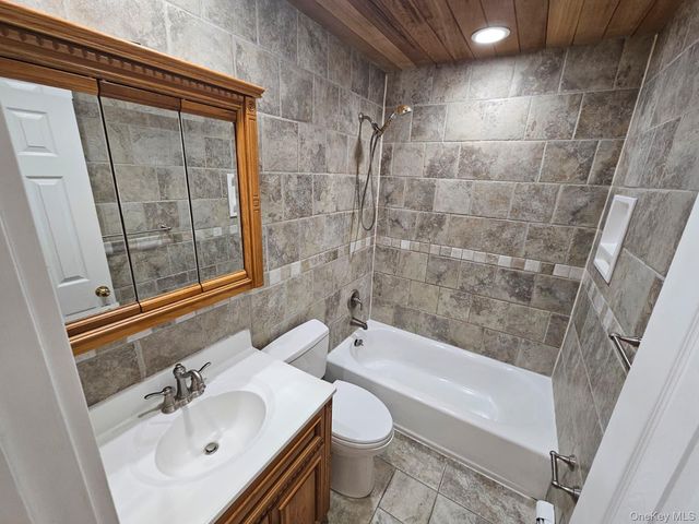 2 Carnegie Drive, Farmingville, NY 11738