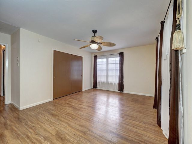 324 S 8th St, Aransas Pass, TX 78336