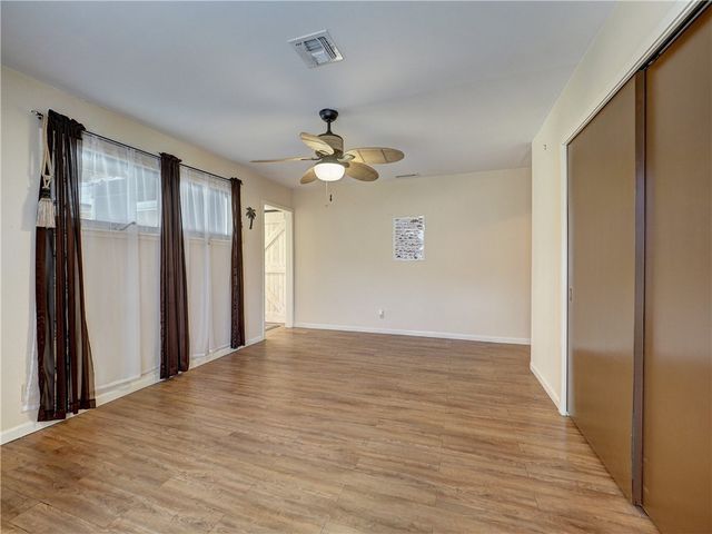 324 S 8th St, Aransas Pass, TX 78336