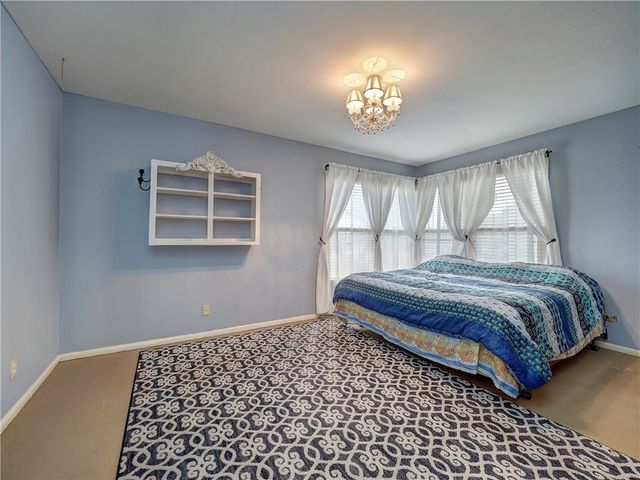 324 S 8th St, Aransas Pass, TX 78336