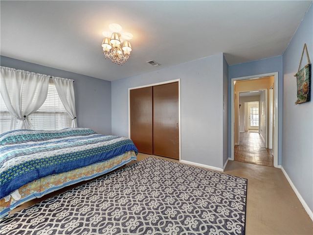 324 S 8th St, Aransas Pass, TX 78336