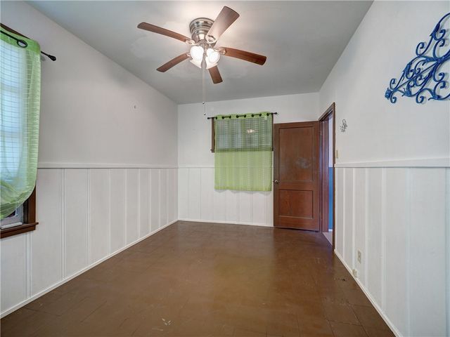 324 S 8th St, Aransas Pass, TX 78336