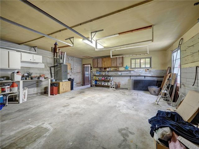 324 S 8th St, Aransas Pass, TX 78336