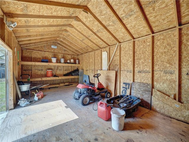 324 S 8th St, Aransas Pass, TX 78336