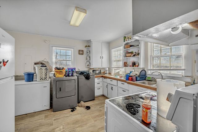 703 Landers St, Shelbyville, TN 37160