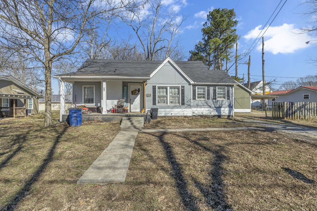 703 Landers St, Shelbyville, TN 37160