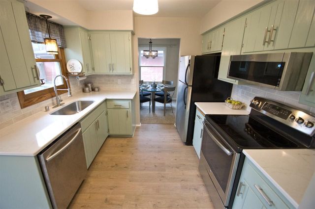 1804 Hemit AVENUE, Waukesha, WI 53189