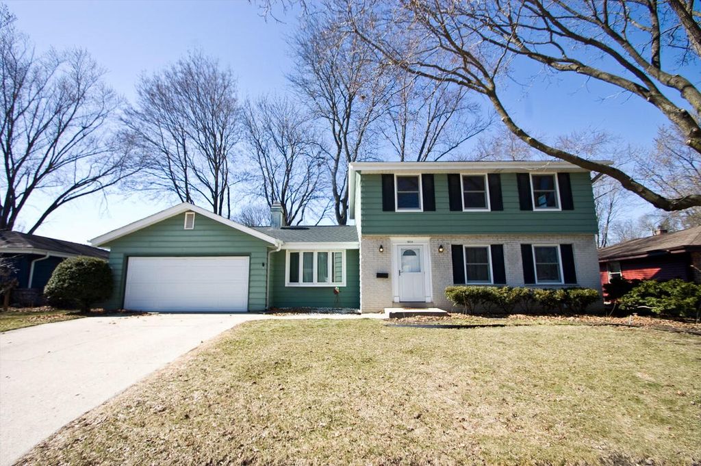 1804 Hemit AVENUE, Waukesha, WI 53189