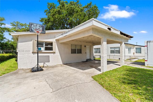 723 NW 15th Ter, Fort Lauderdale, FL 33311