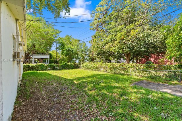 723 NW 15th Ter, Fort Lauderdale, FL 33311