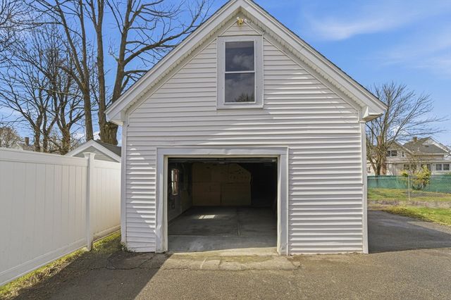 177 Chestnut St, Marlborough, MA 01752