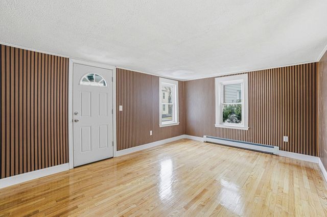 177 Chestnut St, Marlborough, MA 01752