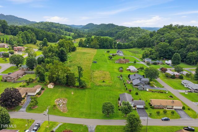 23261 Edgewood Drive, Bristol, VA 24202
