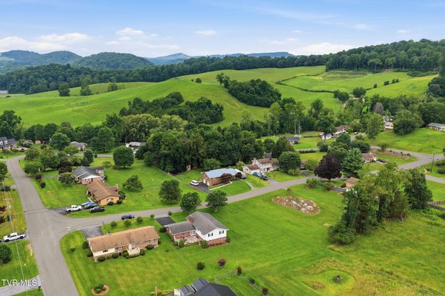 23261 Edgewood Drive, Bristol, VA 24202