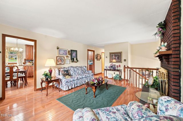 23261 Edgewood Drive, Bristol, VA 24202