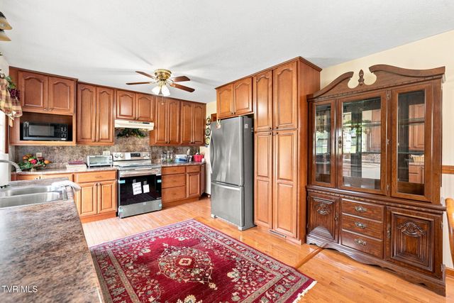 23261 Edgewood Drive, Bristol, VA 24202