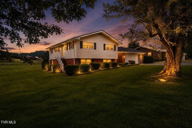 23261 Edgewood Drive, Bristol, VA 24202