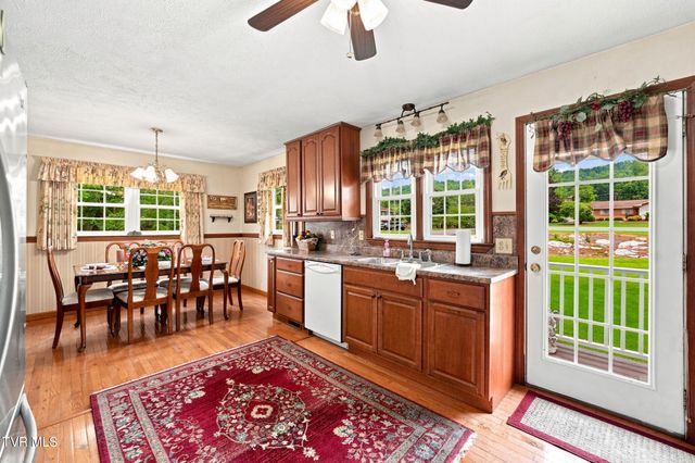 23261 Edgewood Drive, Bristol, VA 24202