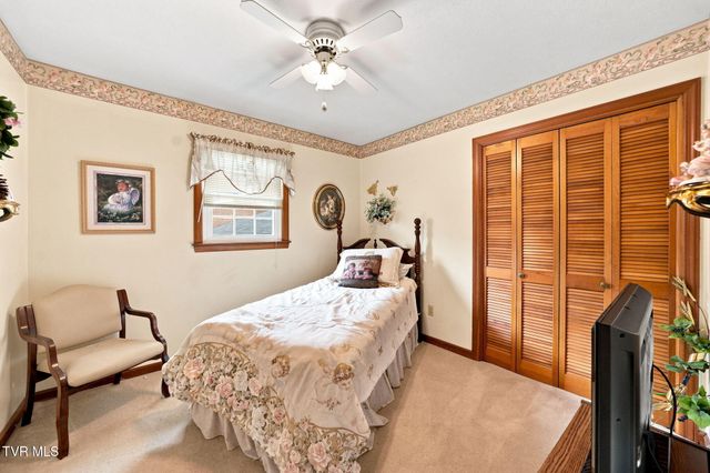 23261 Edgewood Drive, Bristol, VA 24202