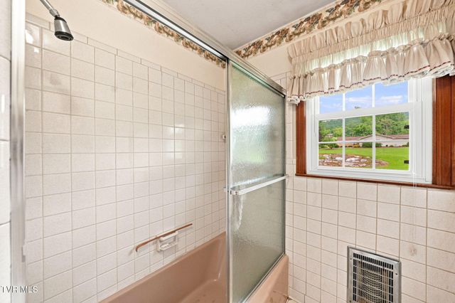23261 Edgewood Drive, Bristol, VA 24202
