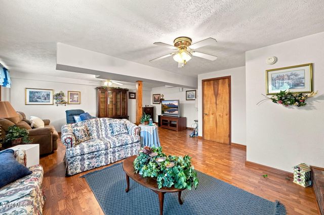 23261 Edgewood Drive, Bristol, VA 24202