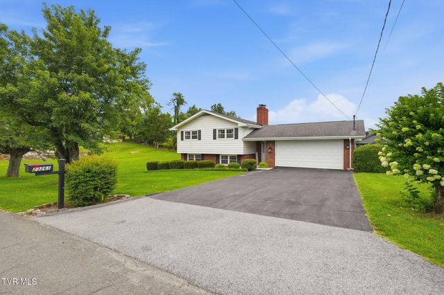 23261 Edgewood Drive, Bristol, VA 24202