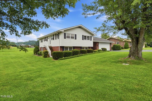23261 Edgewood Drive, Bristol, VA 24202
