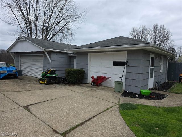 3605 Birchdale Road NW, Canton, OH 44708
