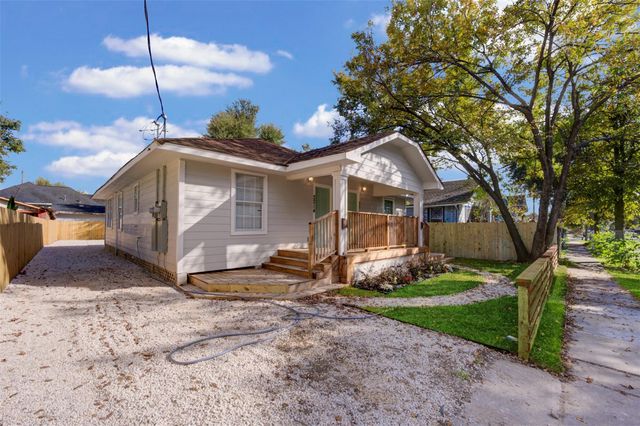 2214 Mckee Street, Houston, TX 77009
