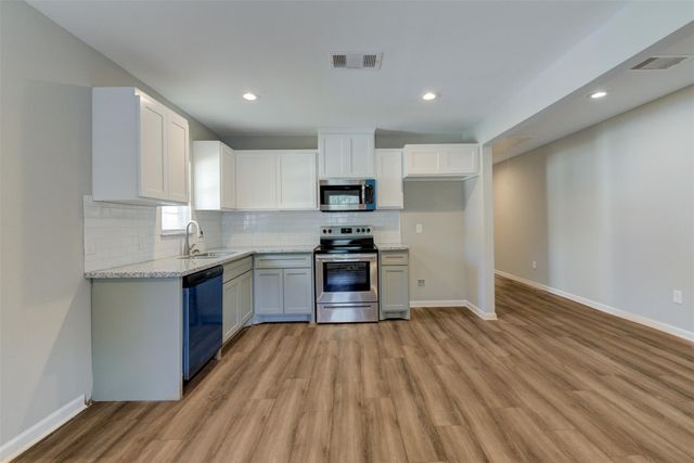 2214 Mckee Street, Houston, TX 77009